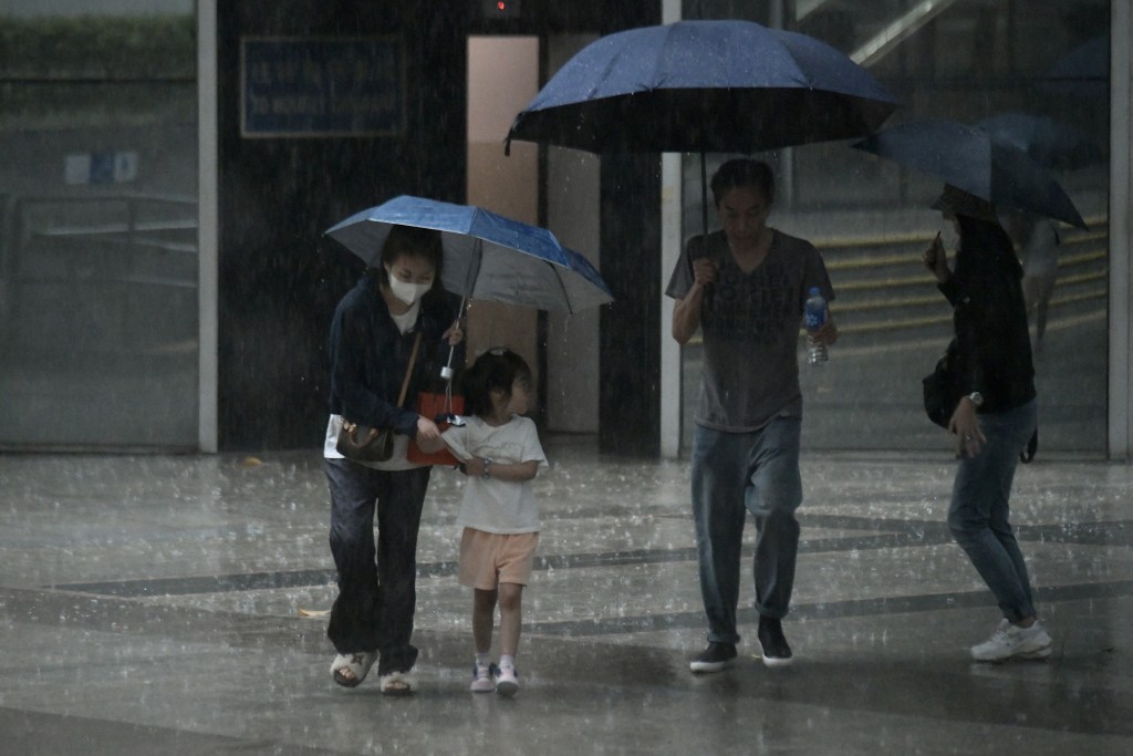 本港一连九日落雨。资料图片