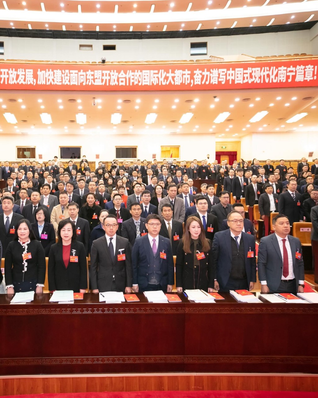 李焯宁昨日（29日）在IG分享南宁市政协会议顺利开幕的照片。