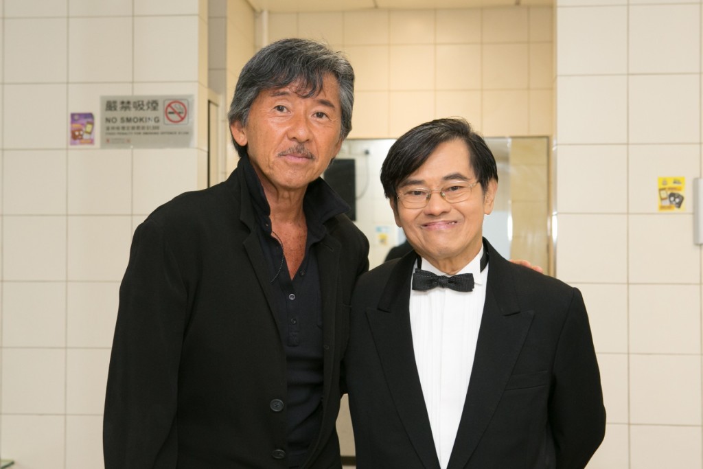 鄭老師感激林子祥在百忙中都幫手演出。