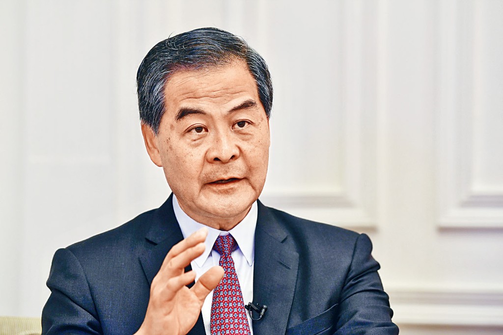 ■梁振英質疑「回港易」計畫未有放寬至內地其他地區。