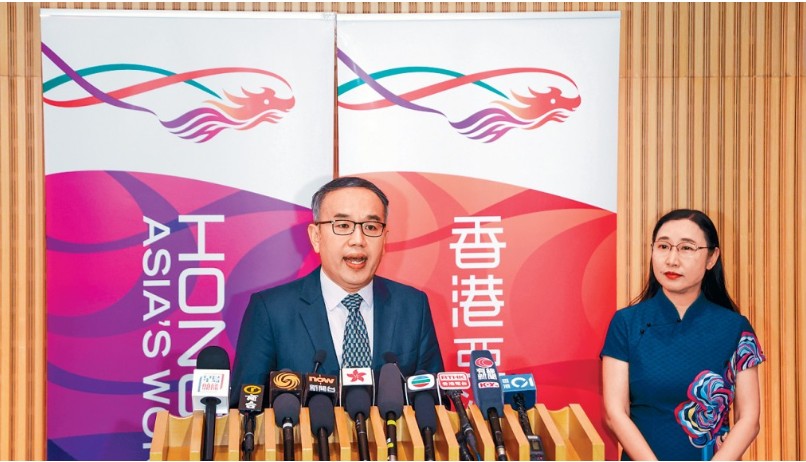 審計署昨公布對政府採購樽裝飲用水招標過程的審查結果。資料圖片