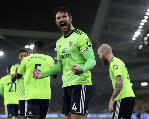 桑摩利臣(前)奠勝，助卡迪夫城重現護級希望。AP