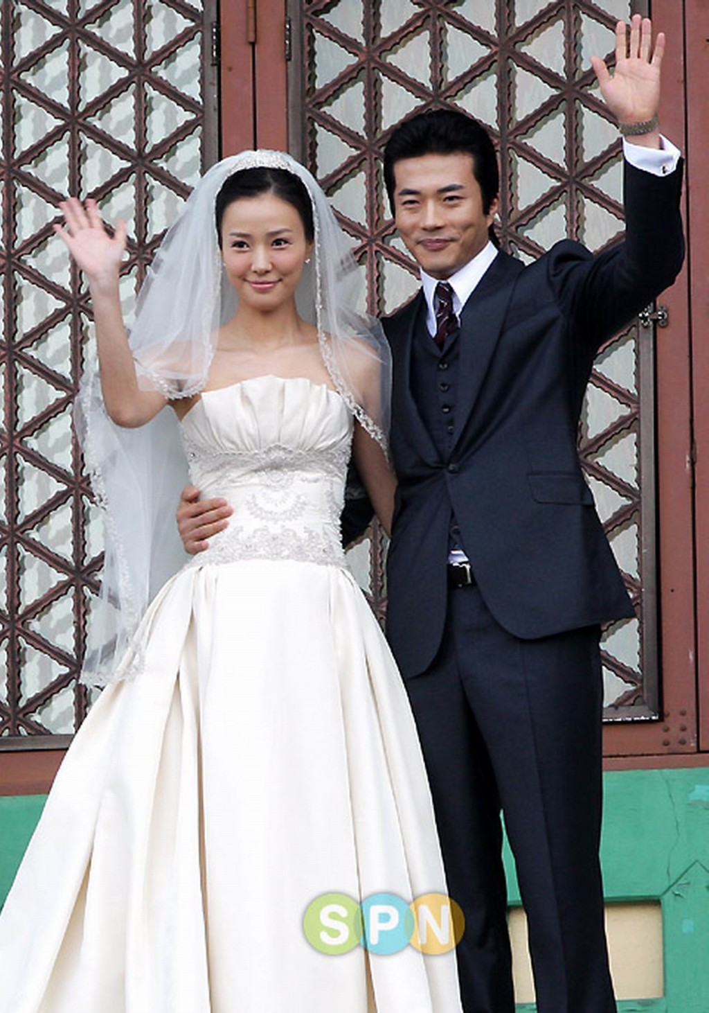 權相佑與孫兌迎於2008年結婚。