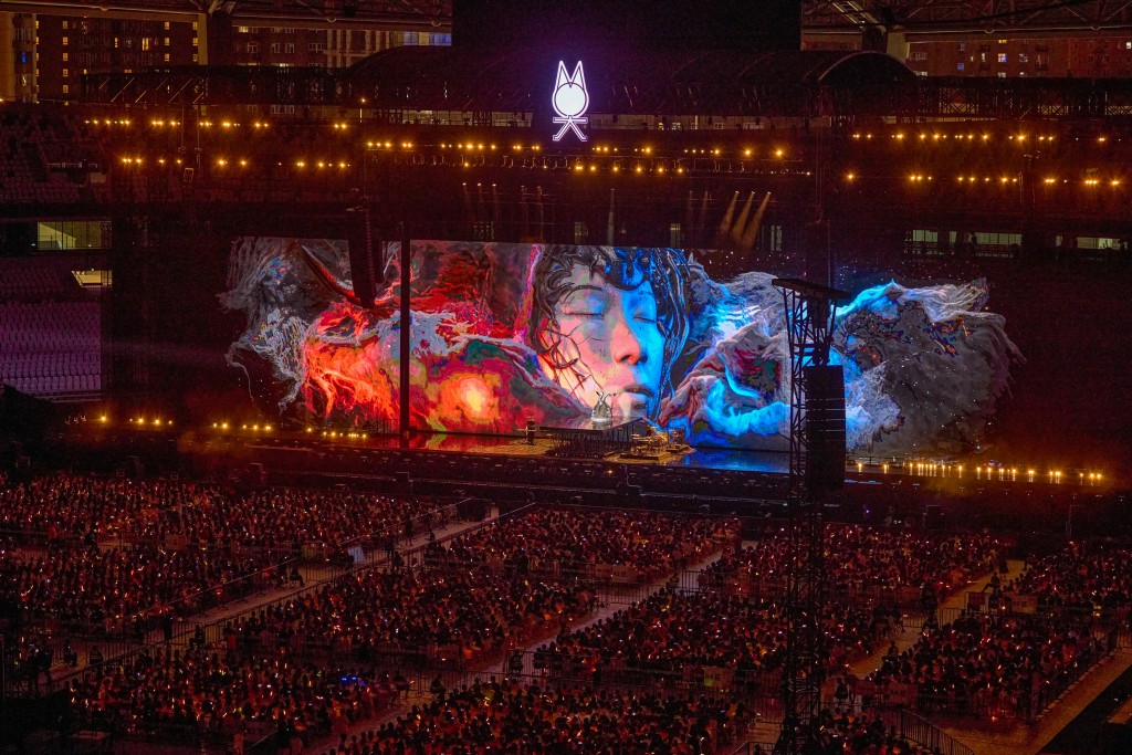 網民紛紛討論回憶殺歌單中是否包括《廣島之戀》、《他不愛我》、《慢慢喜歡你》。 網民紛紛討論回憶殺歌單中是否包括《廣島之戀》、《他不愛我》、《慢慢喜歡你》。