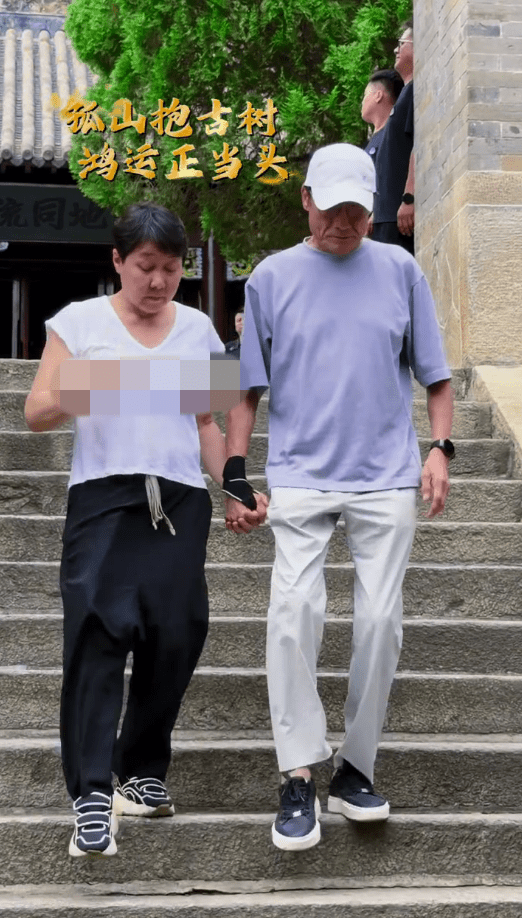 梁家輝多年來也是緋聞絕緣體，身邊只有老婆江嘉年。