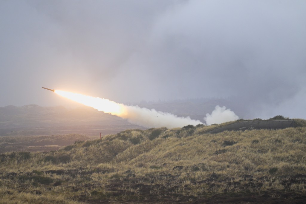 美国海马斯火箭发射器的弹药，将提供给乌克兰。路透社