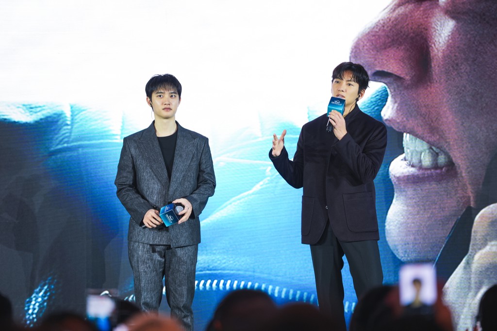 都敬秀、池昌旭合拍《操控遊戲》。 都敬秀、池昌旭合拍《操控遊戲》。