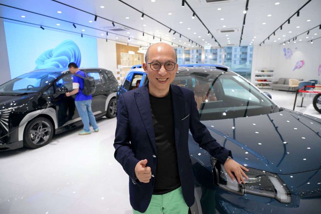 黃毅力預計,「一換一」計劃完結前,今明兩日每日可售出100輛電動車。 黃毅力預計,「一換一」計劃完結前,今明兩日每日可售出100輛電動車。