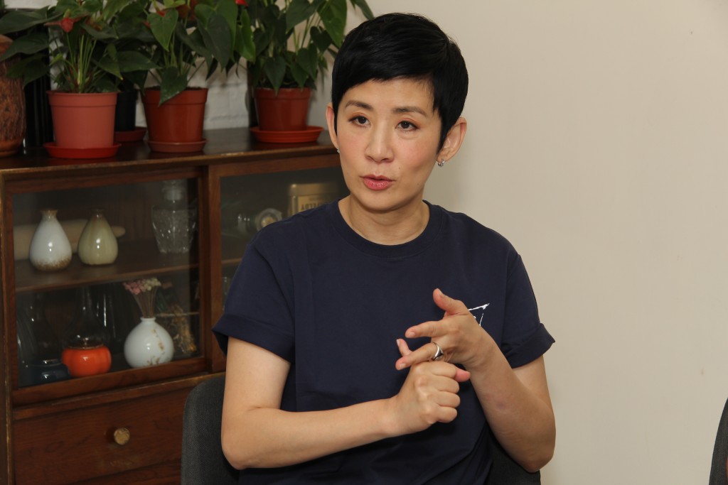 君如講到講到日日拍感情戲流足「5公升眼淚」,大呻好攰!