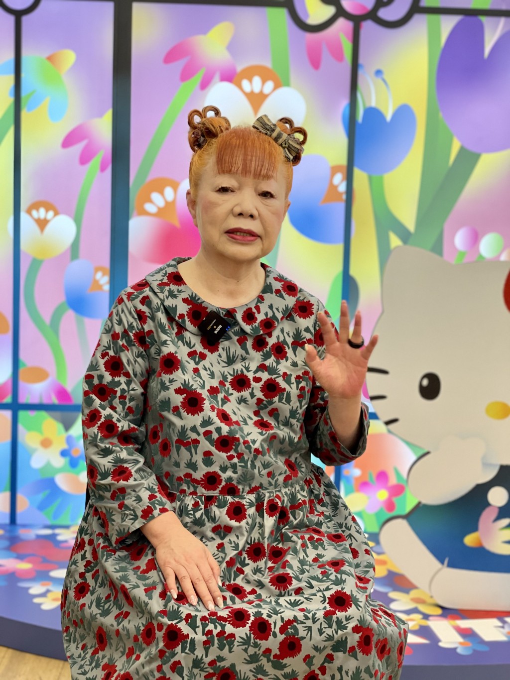 山口裕子在海港城Hello Kitty「Every flower tells a story」藝術展覽接受訪問（圖片來源：星島日報）