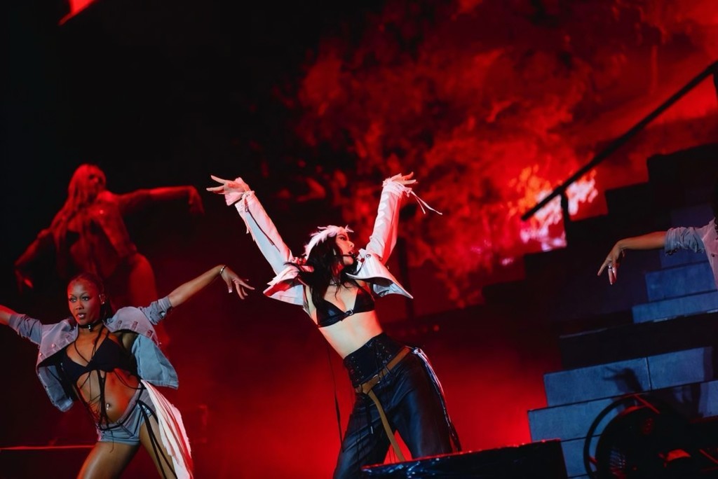 本月1日，Jennie在芝加哥為Lollapalooza音樂節演出。