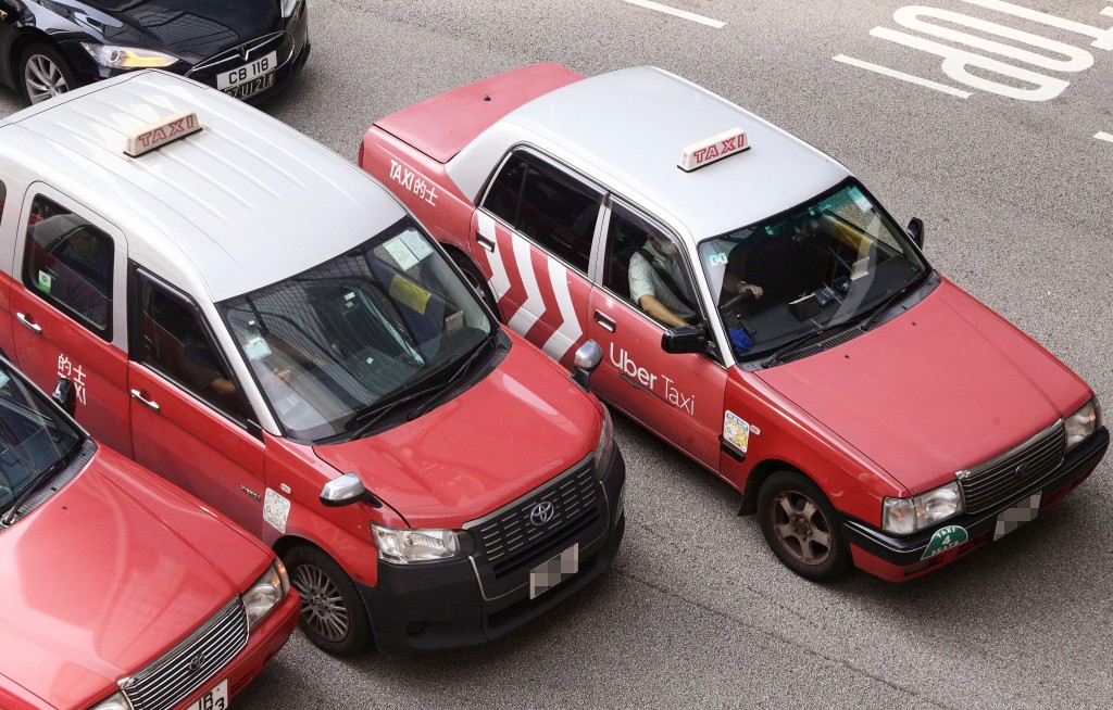 使用車隊平台叫車至今仍非常困難，但改為透過Uber叫的士，反而不時能召來車隊的士。資料圖片