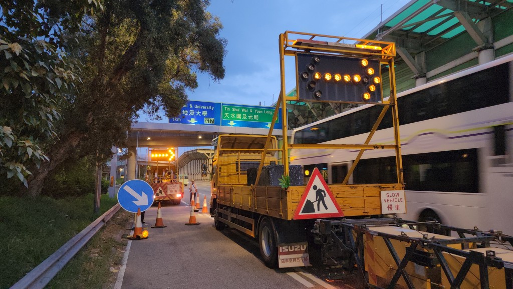 屯門公路爆水管|事隔一日再封路 今明兩晚11時起封兩線 至翌日早上5時半