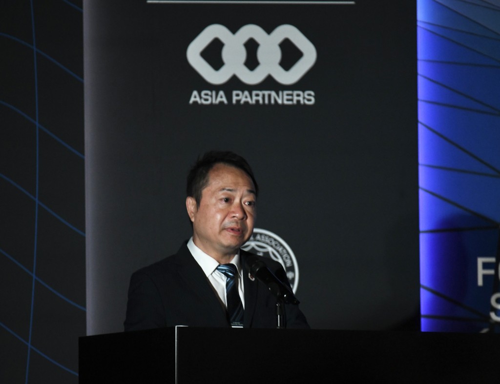 Charles Cheung。 Charles Cheung。