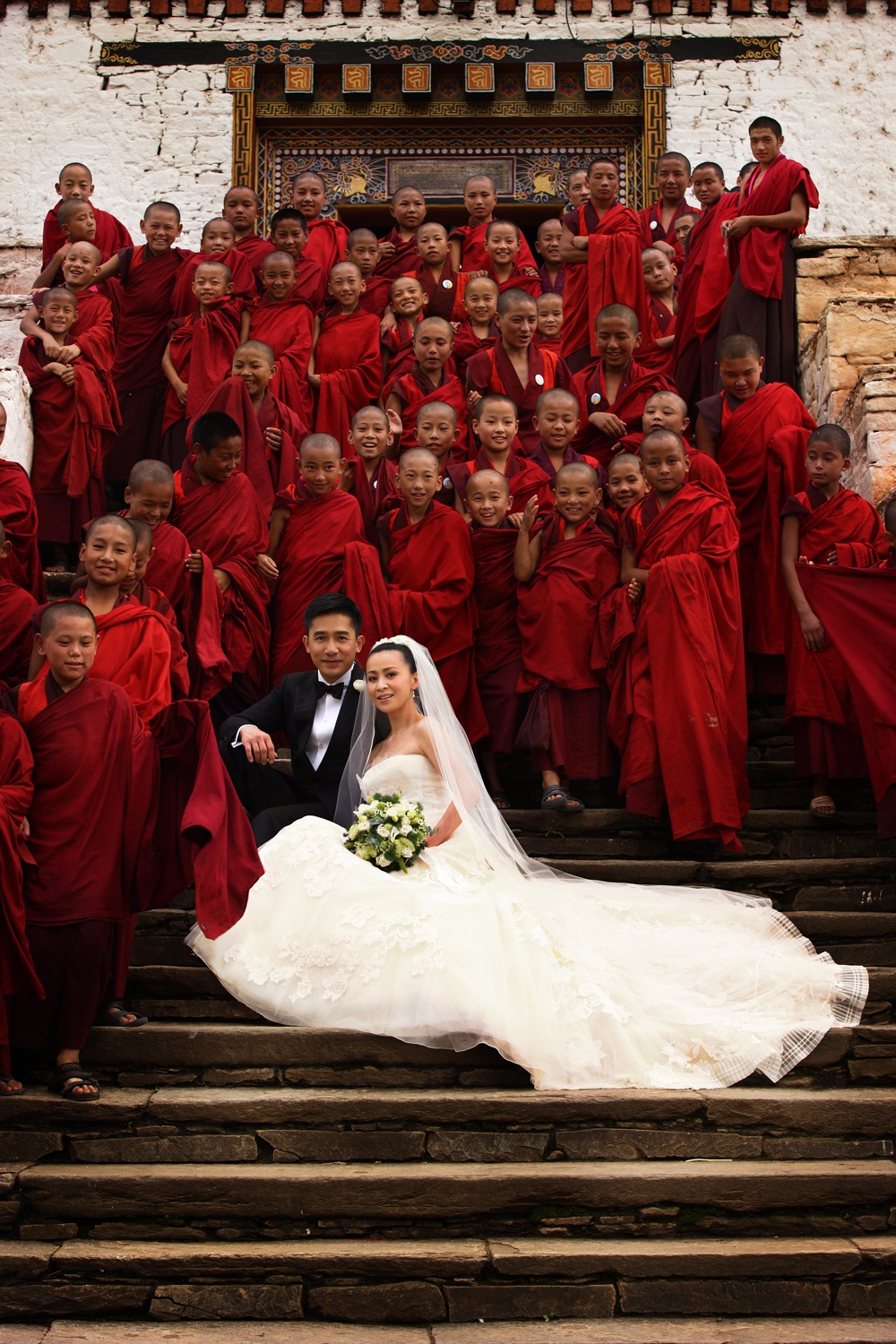 梁朝伟与刘嘉玲2008年在不丹结婚。