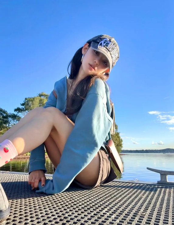 Danielle大晒藍天白雲美照,並留言指「光明終會重現」。 Danielle大晒藍天白雲美照,並留言指「光明終會重現」。