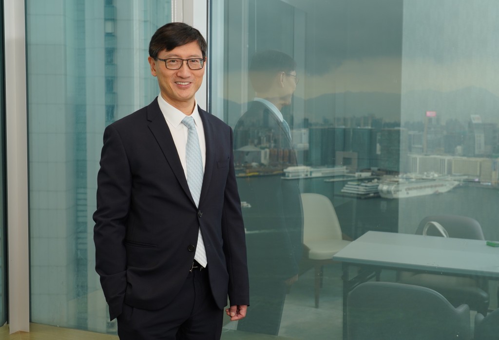 恒基韓家輝表示，首岸為近年市區少有大型新盤，料可吸引用家及投資客。