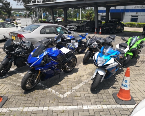 行動中發現的懷疑被非法改裝車輛。