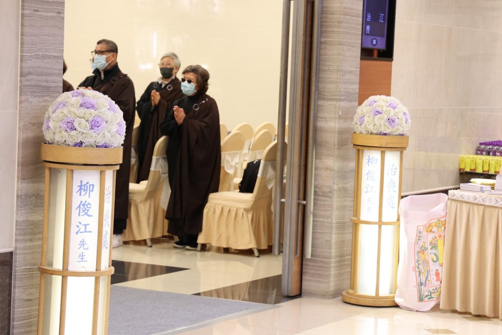 柳俊江家屬上月底在沙田一間殯儀館為柳俊江設靈。