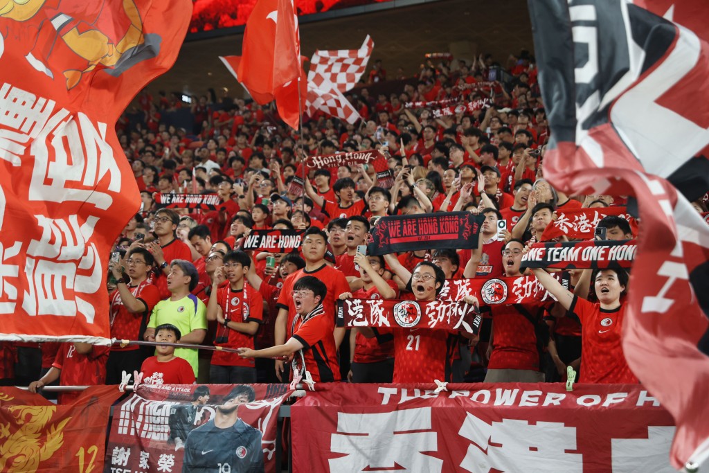 運輸署已協調公共運輸服務營辦商在離場時段加強服務。 運輸署已協調公共運輸服務營辦商在離場時段加強服務。