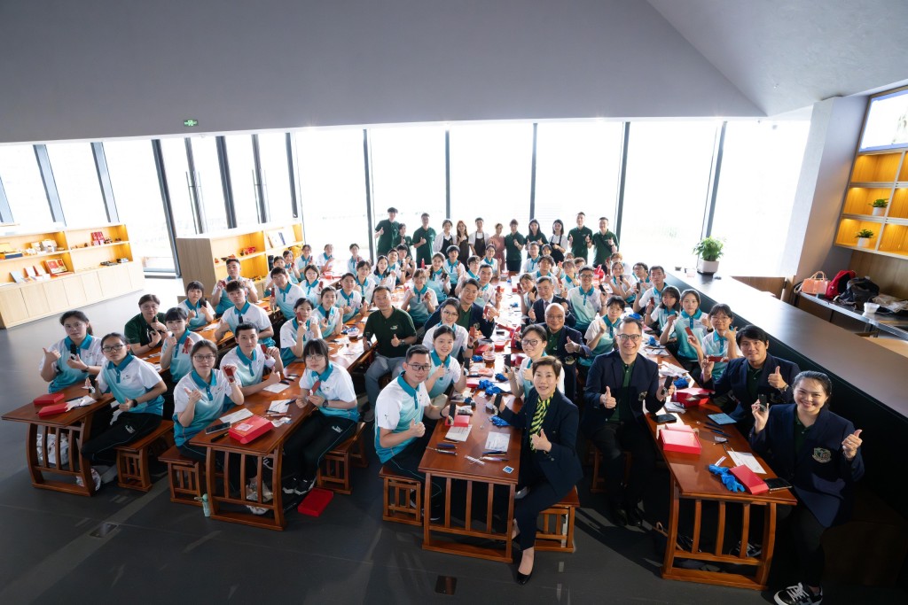 「Customs YES」團員於7月3日到四川大學博物館參與「太陽神鳥」漆藝工作坊。政府新聞處圖片