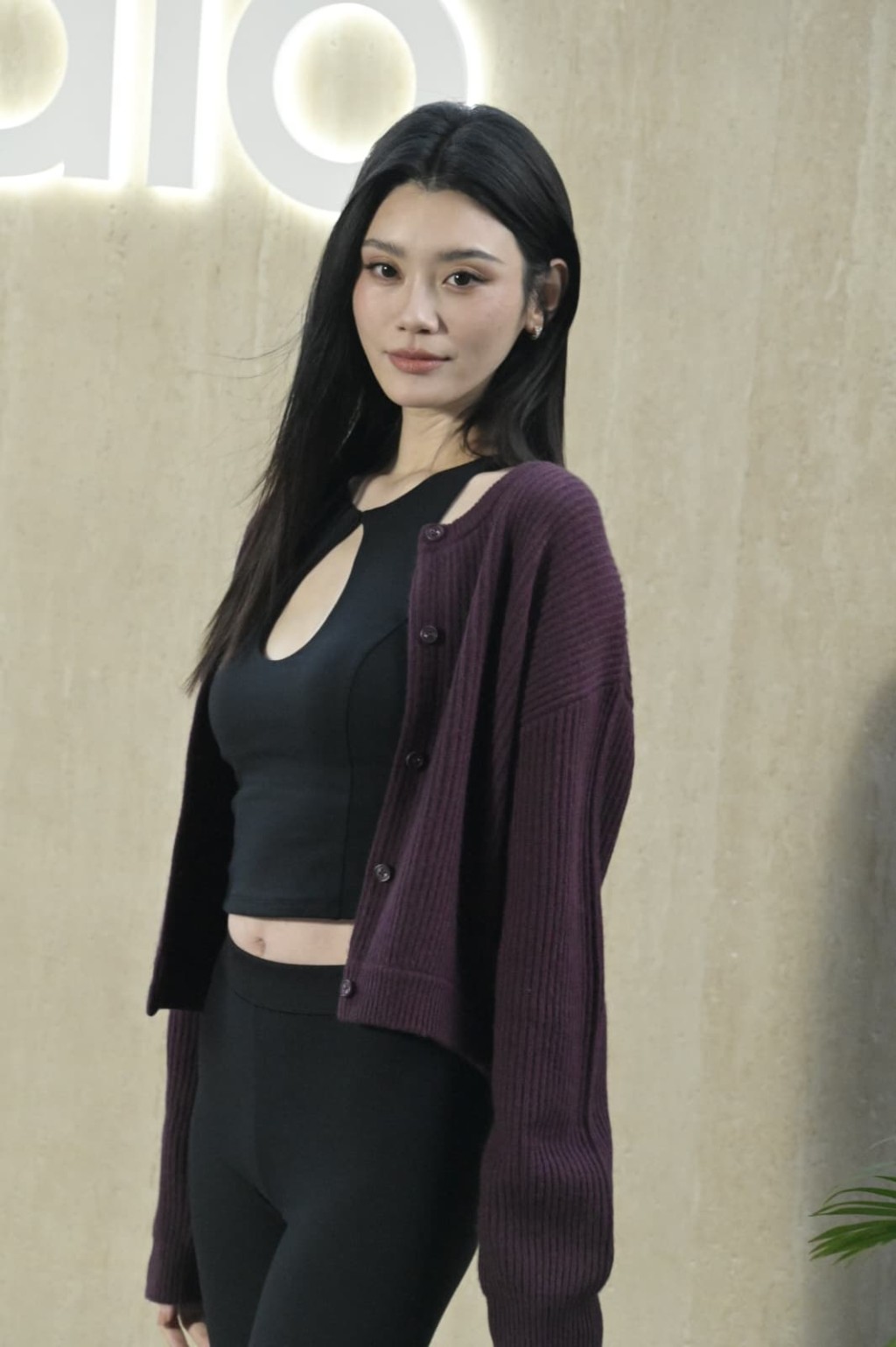 奚夢瑤超級瘦。