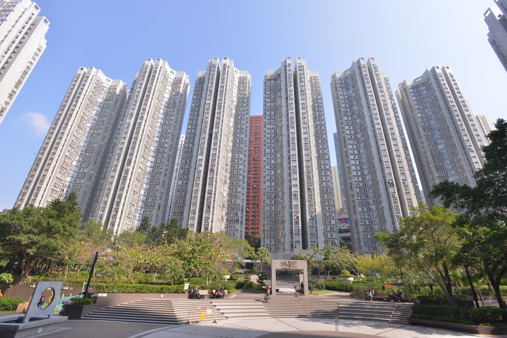蓝田汇景花园1座低层F室升最多,面积626方呎,最新8月估价报798万元,按月增11万元或1.4%。 蓝田汇景花园1座低层F室升最多,面积626方呎,最新8月估价报798万元,按月增11万元或1.4%。