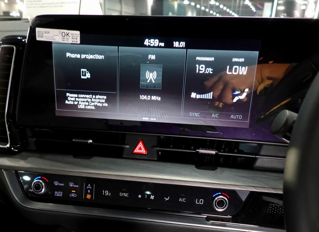 12.3吋觸控屏幕可接駁Apple CarPlay。