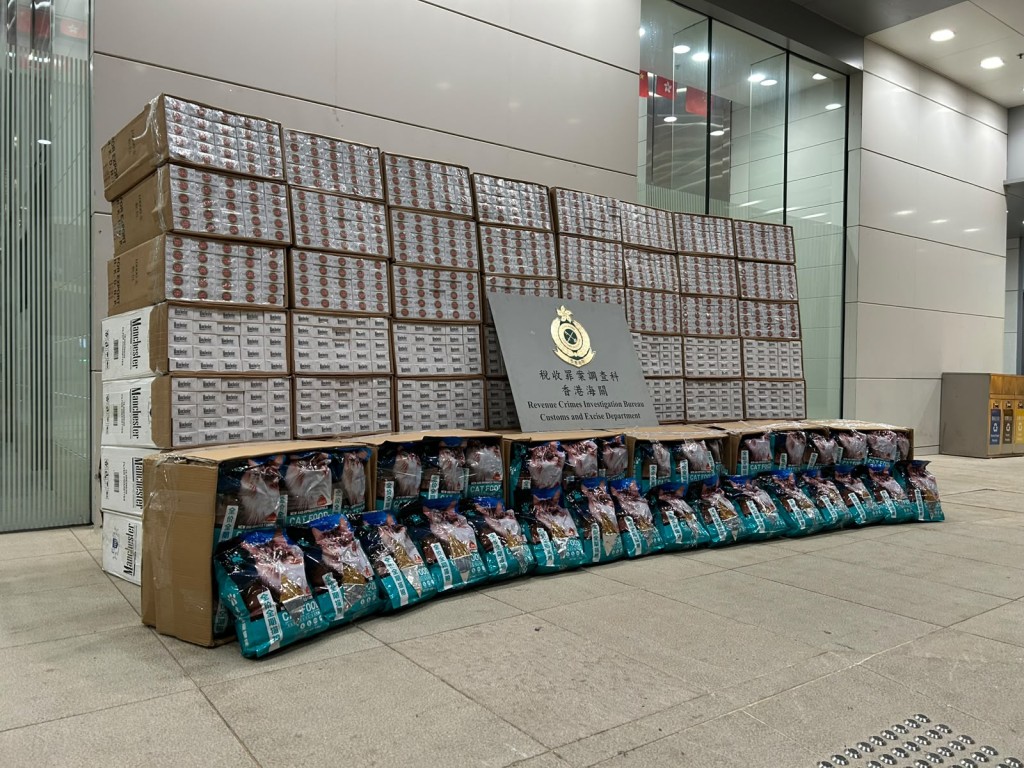 海關展示涉案證物。曾志恆攝 海關展示涉案證物。曾志恆攝