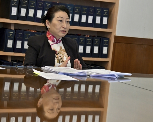 鄭若驊指出國家於改革開放的初期為香港的企業創造了不少發展機會。資料圖片