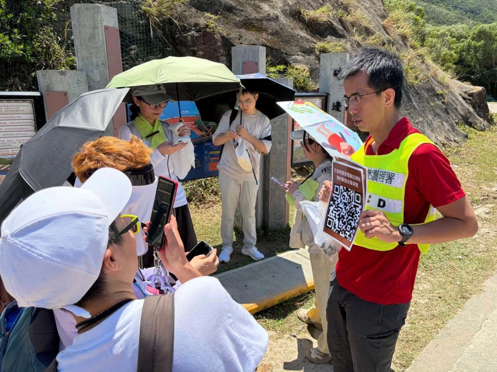 署方問卷訪問逾300名遊人,大部分對預約平台、入場安排及整體體驗感到滿意。 署方問卷訪問逾300名遊人,大部分對預約平台、入場安排及整體體驗感到滿意。