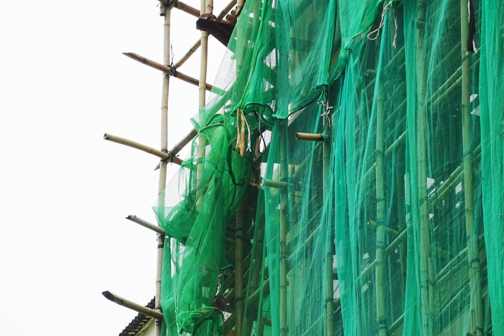 測量師學會今年將設立樓宇維修工作組，協助社會探討建立更完善及透明的維修工程市場管理制度。資料圖片