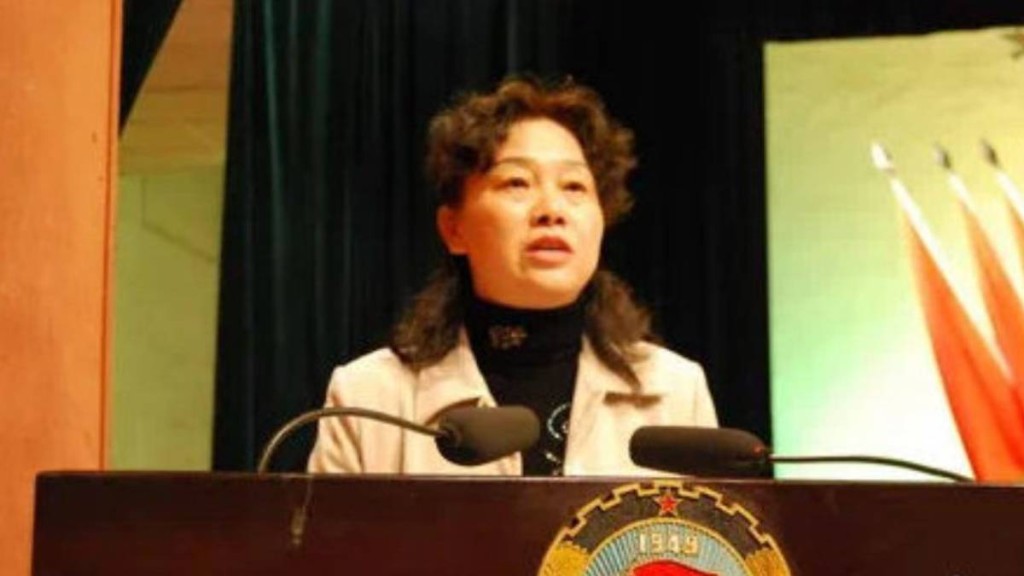 湖南桃源縣政協原主席董莉莉涉嫌受賄及沉迷打牌被查。微博