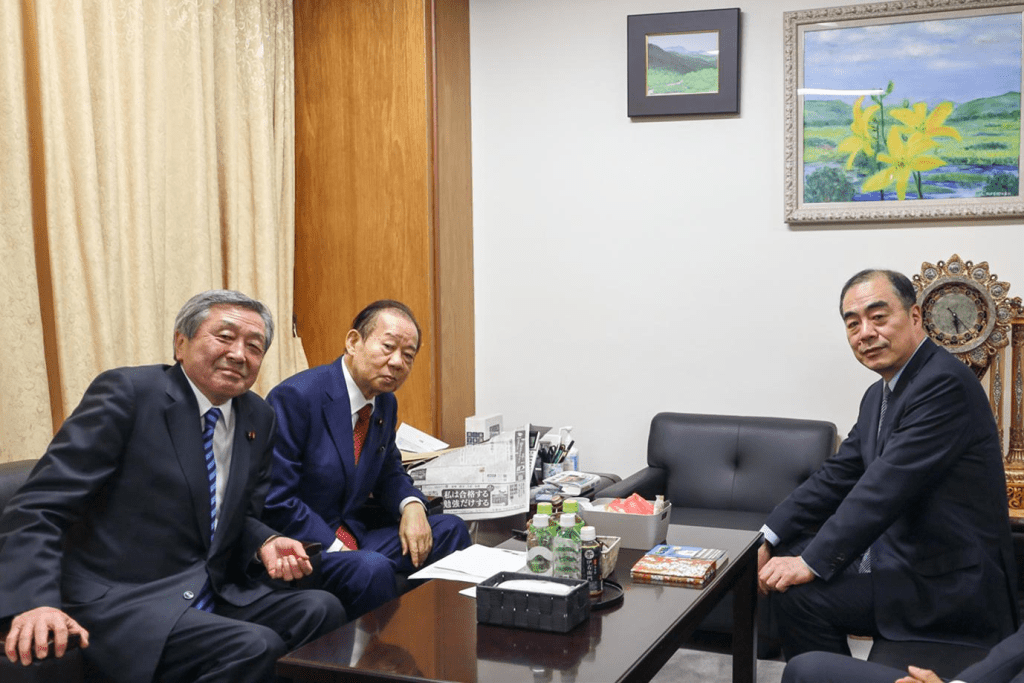駐日本大使孔鉉佑向自民黨前幹事長二階俊博等人辭行。中國駐日本大使館官網