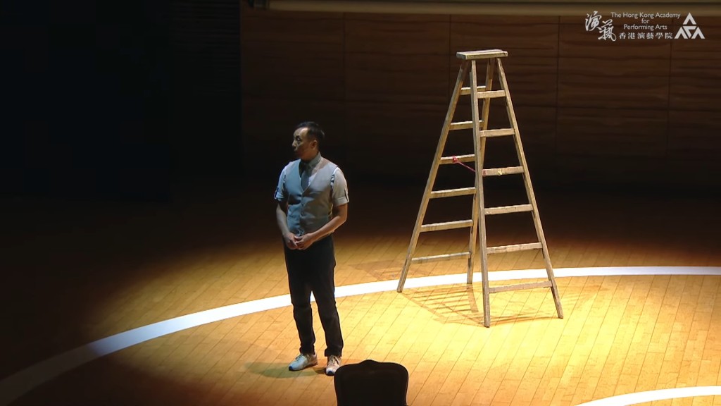莫家堯在台上感觸分分享與鍾景輝生前的點滴。 莫家堯在台上感觸分分享與鍾景輝生前的點滴。