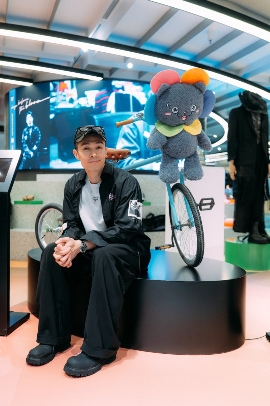 柏豪将亲临《days before the bloom》签书会与粉丝见面。 柏豪将亲临《days before the bloom》签书会与粉丝见面。