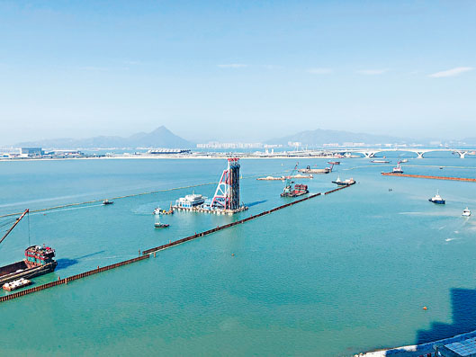 ■東涌填海工程將原來兩米厚的疏水層減為一米，可將所需機砂大減一半。