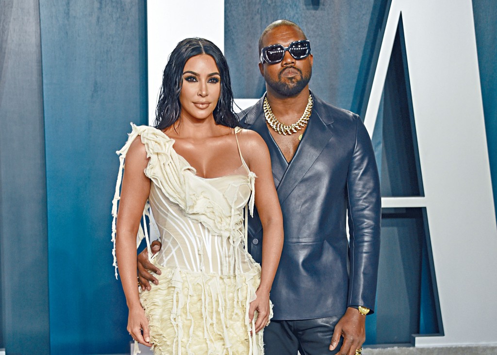 ■Kanye最近指控前妻Kim阻止他見子女，昨他更稱不獲邀出席女兒Chicago的生日會。