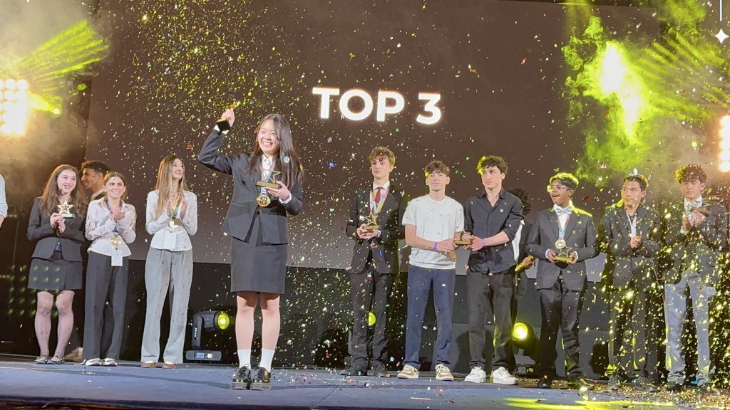 湛海尧获悉夺得总冠军⼀刻欣喜若狂。