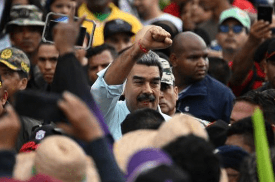 委內瑞拉總統馬杜羅在社交平台發文指，空軍透過全時段監控發現異常，單日截獲9架運毒機。法新社