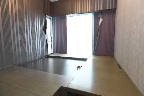 屋內設4房雙套，圖中睡房已裝有地台。