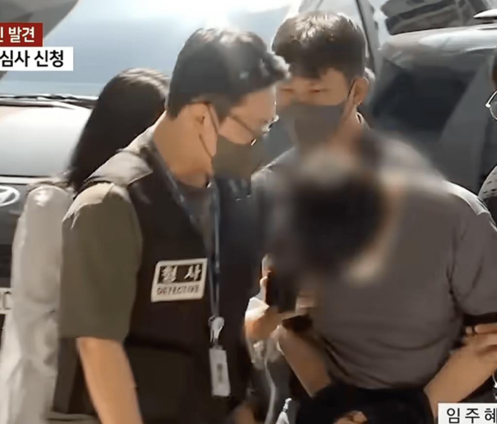 夫姓警長於22日被警方緊急逮捕。YTN畫面截圖 夫姓警長於22日被警方緊急逮捕。YTN畫面截圖