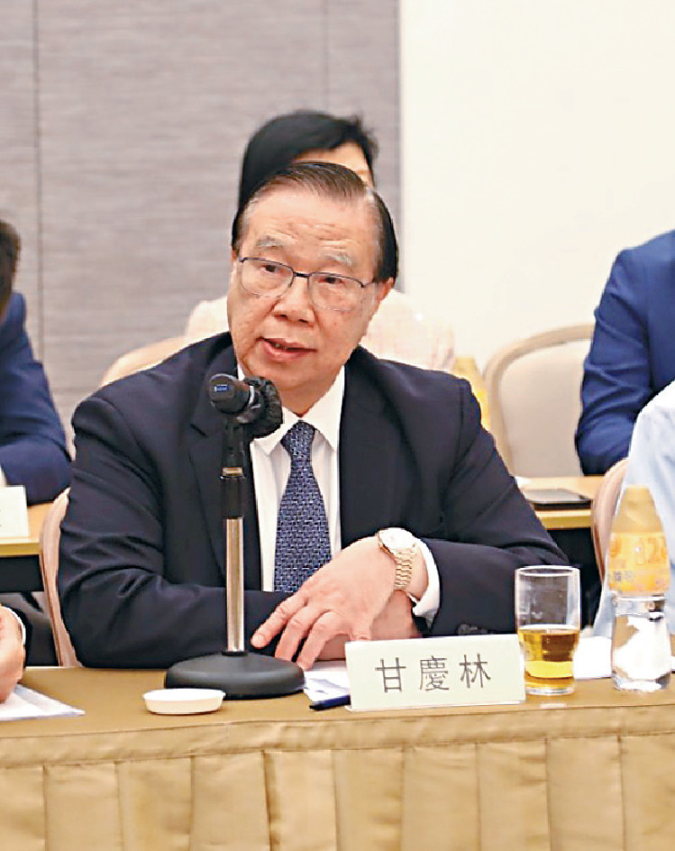 ■長江實業集團副董事總經理甘慶林。