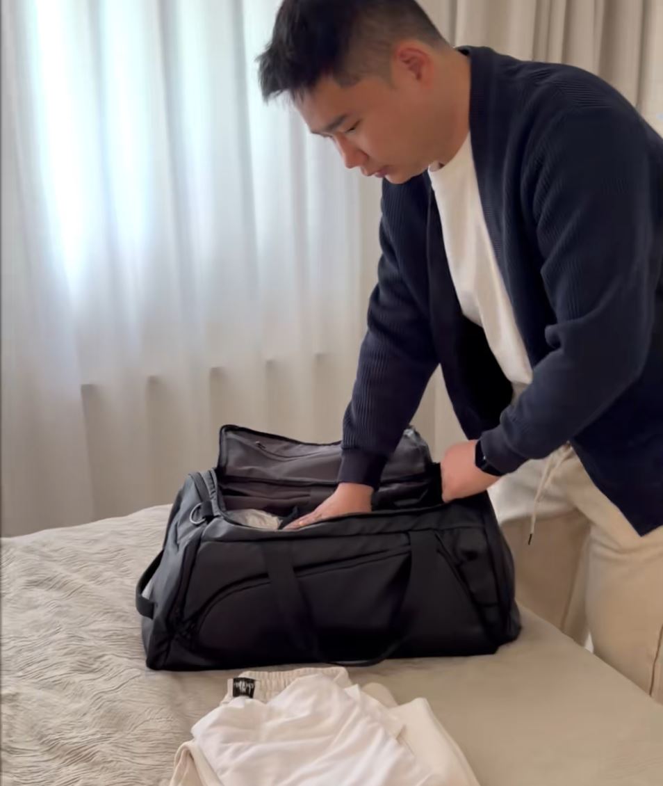 李先生因难得请到假，在5日间做了5项手术，事后坦言极难受。