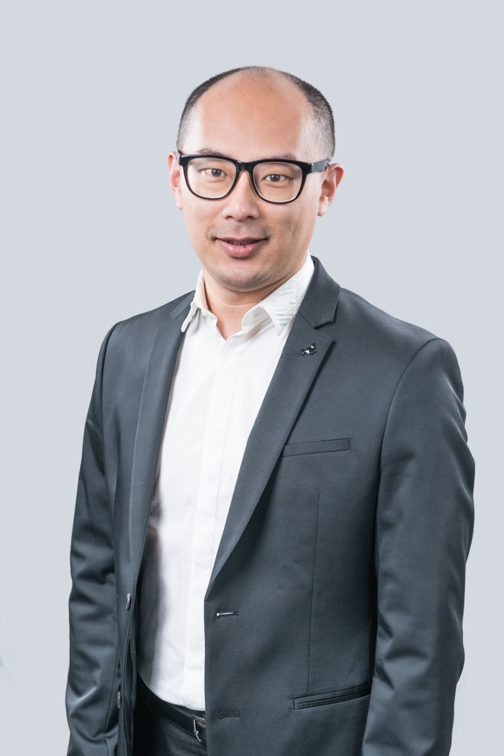 博華海外升學中心升學總監鄭名凱表示，澳洲的大學收生分數比香港低，即使文憑試成績只有15至17分，仍有機會入讀。