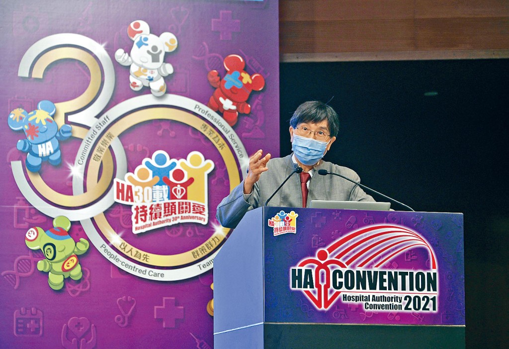 袁国勇指本港现时鼻腔拭子样本采集方法不够深入。