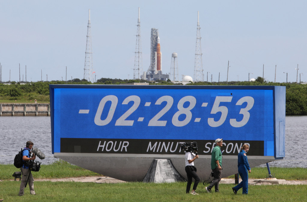 登月火箭「太空發射系統」（SLS）發射日期一拖再拖。REUTERS