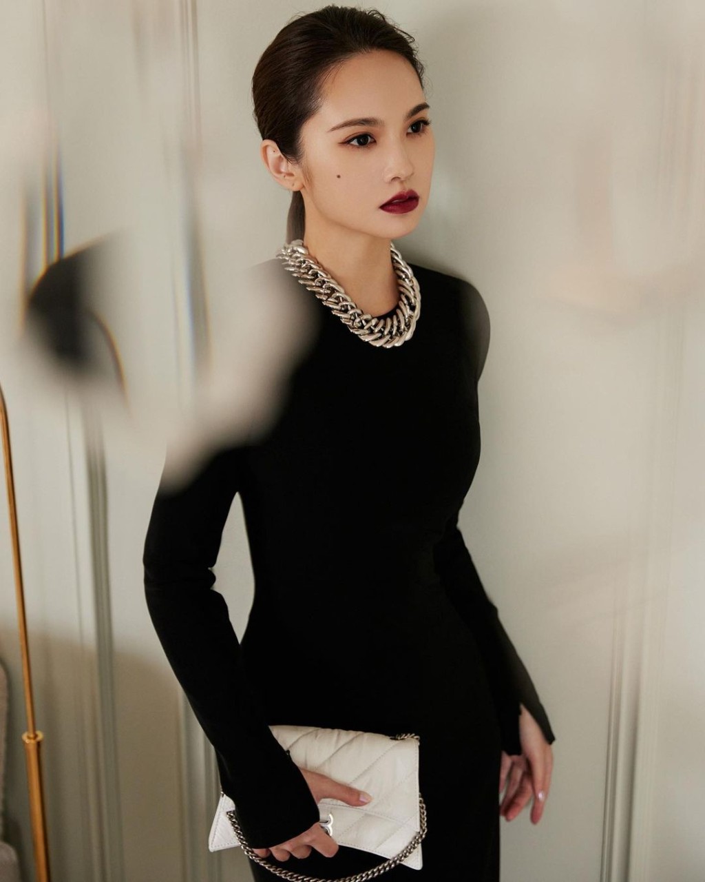 杨丞琳连日在IG大晒穿品牌衣服拍的照片。