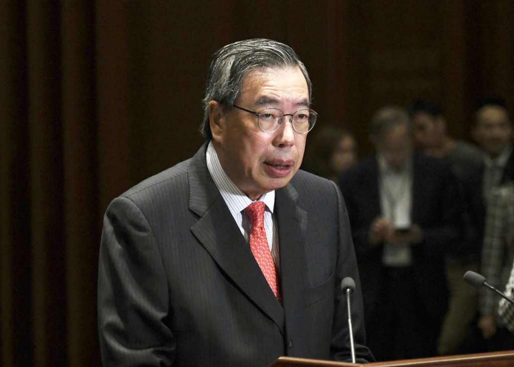 行政長官李家超和立法會主席梁君彥一同主持開球禮。資料圖片 行政長官李家超和立法會主席梁君彥一同主持開球禮。資料圖片