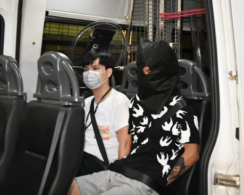 19歲男子被捕。